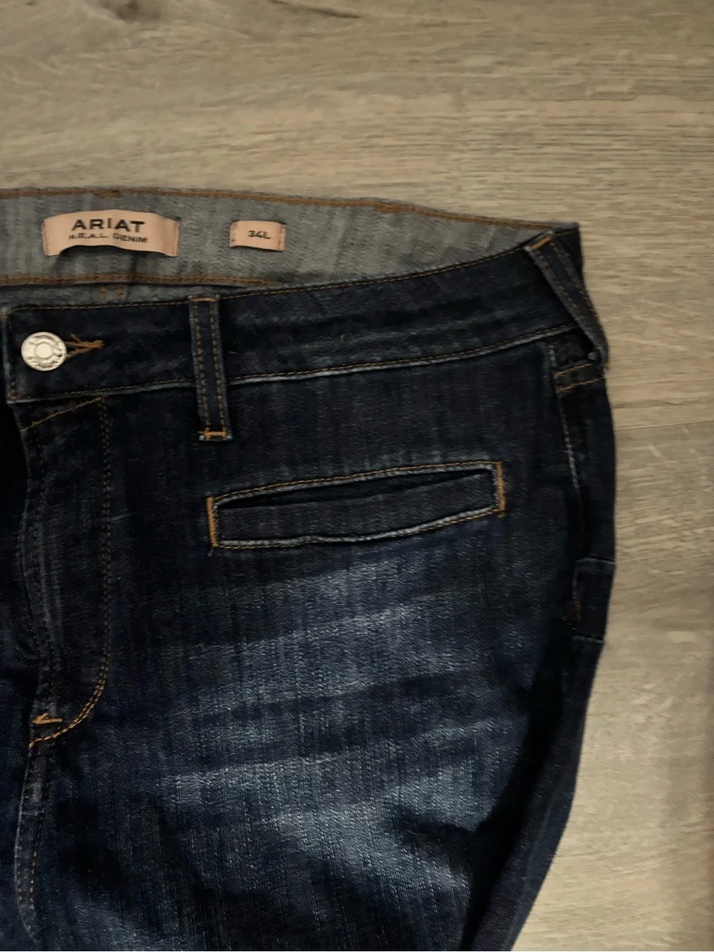 ARIAT Flare Jeans - Size: 34L - Picture 6 of 6